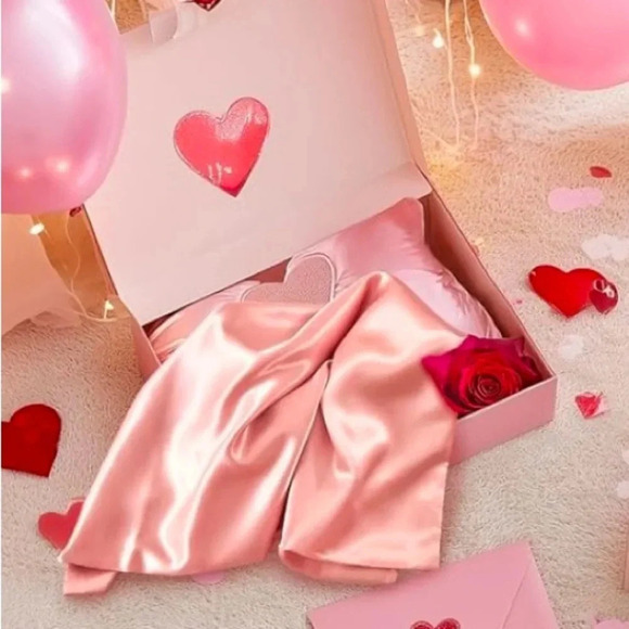 Satin Pillowcase for Hair and Skin,Super Soft and Cooling Cases 2 Pack Coral New - Picture 2 of 6